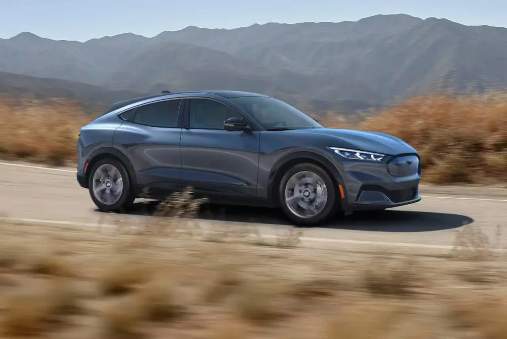 2025-Ford-Mustang-Mach-E-35