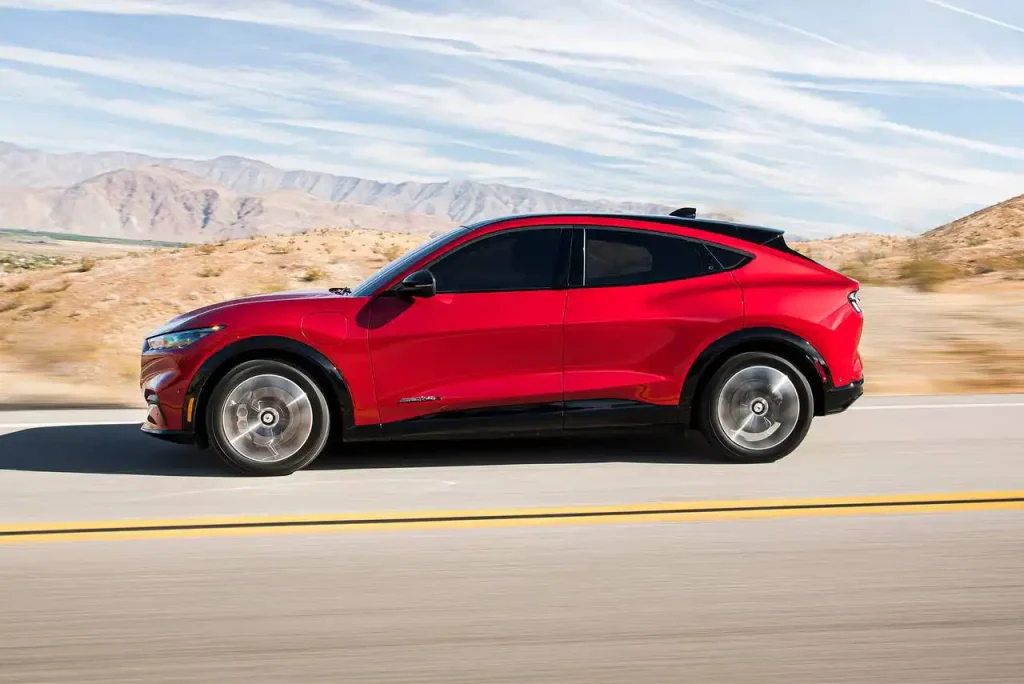 2025-Ford-Mustang-Mach-E-36