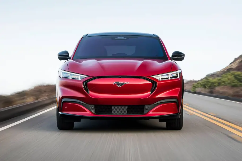 2025-Ford-Mustang-Mach-E-38