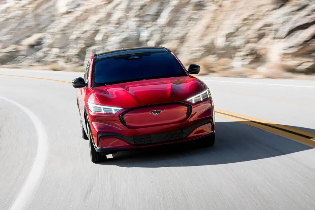 2025-Ford-Mustang-Mach-E-39