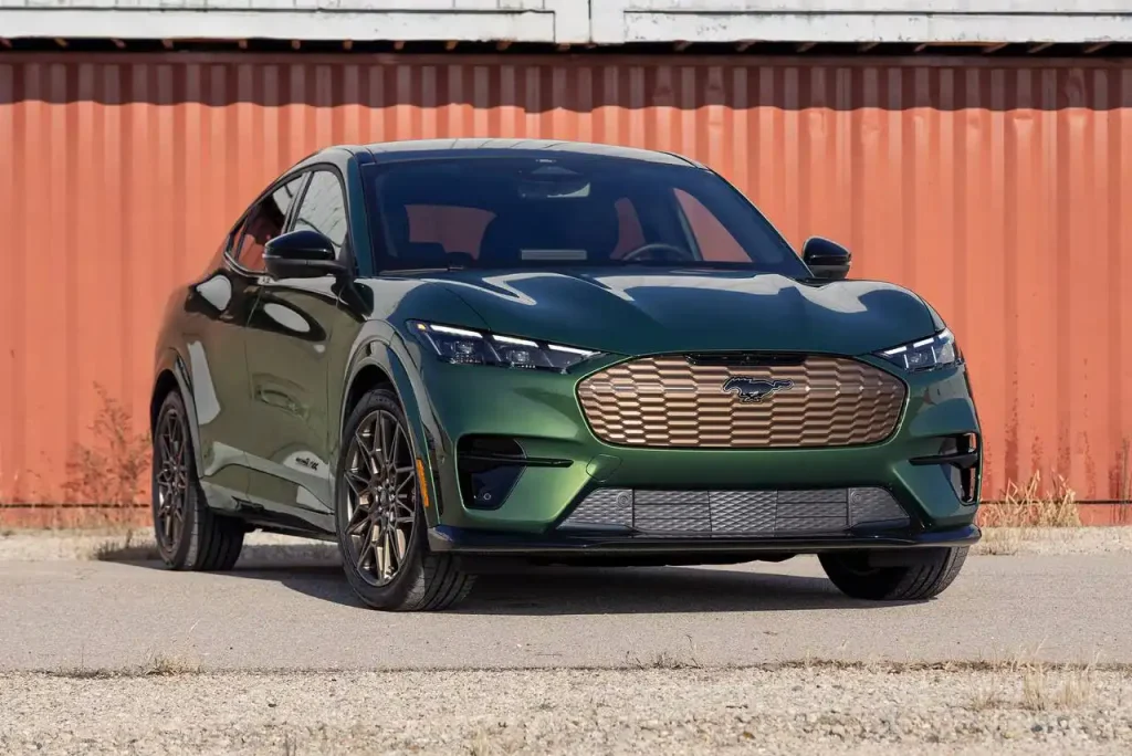 2025-Ford-Mustang-Mach-E-4