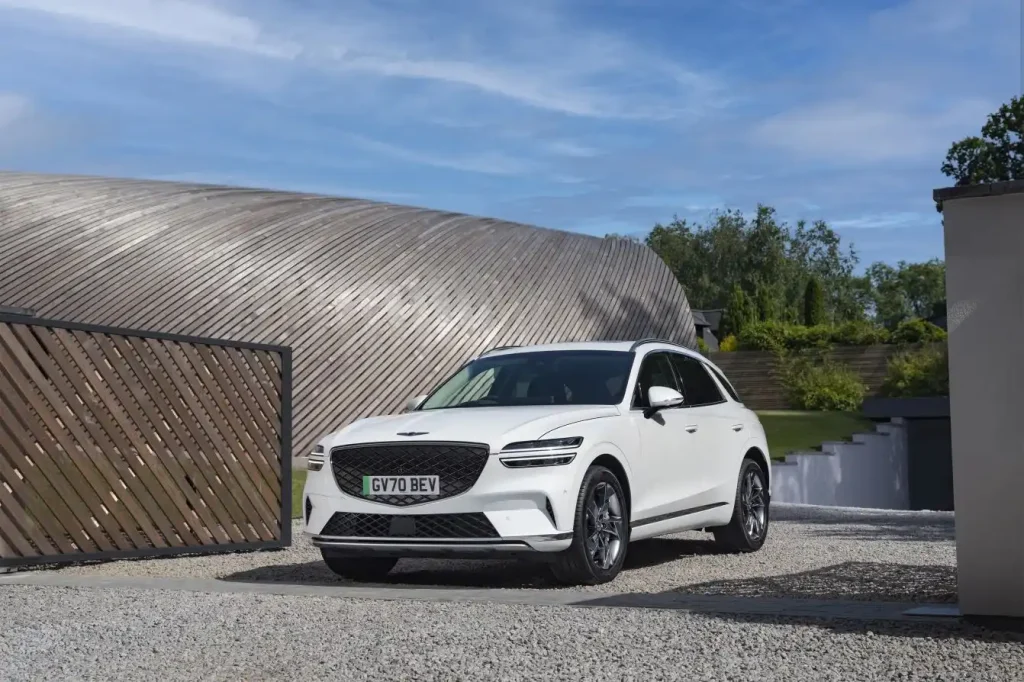 2025-Genesis-GV70-6
