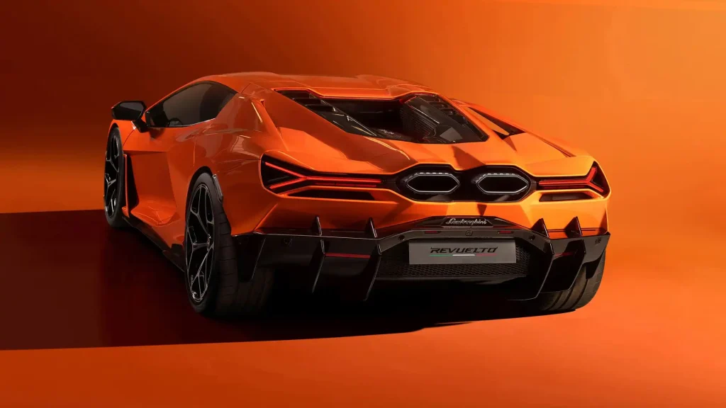 2025-Lamborghini-Revuelto-10