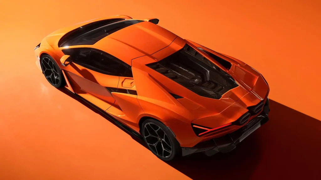 2025-Lamborghini-Revuelto-11