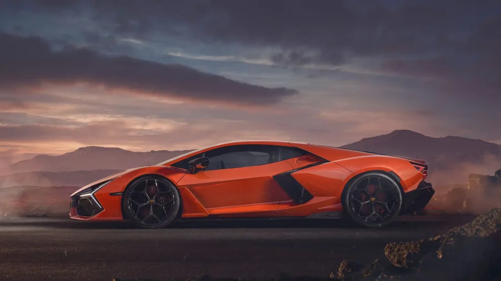2025-Lamborghini-Revuelto-13