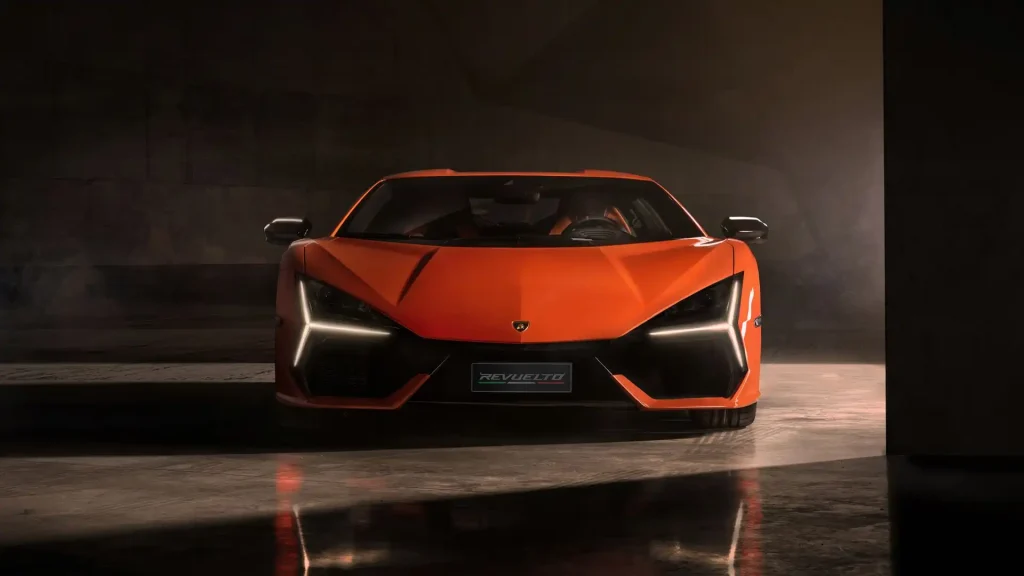 2025-Lamborghini-Revuelto-16