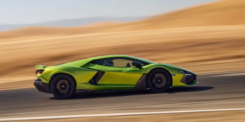 2025-Lamborghini-Revuelto-44