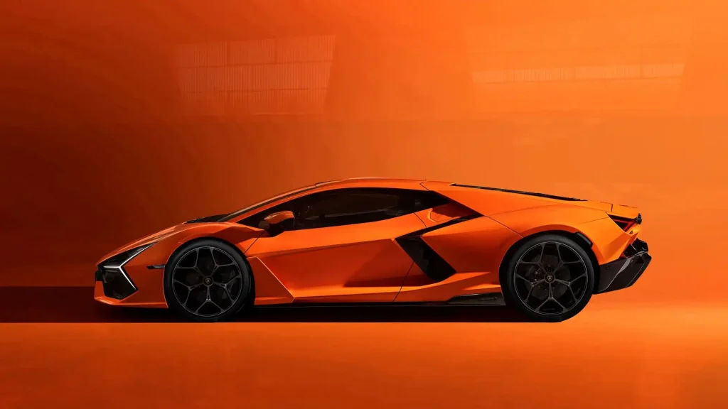 2025-Lamborghini-Revuelto-5