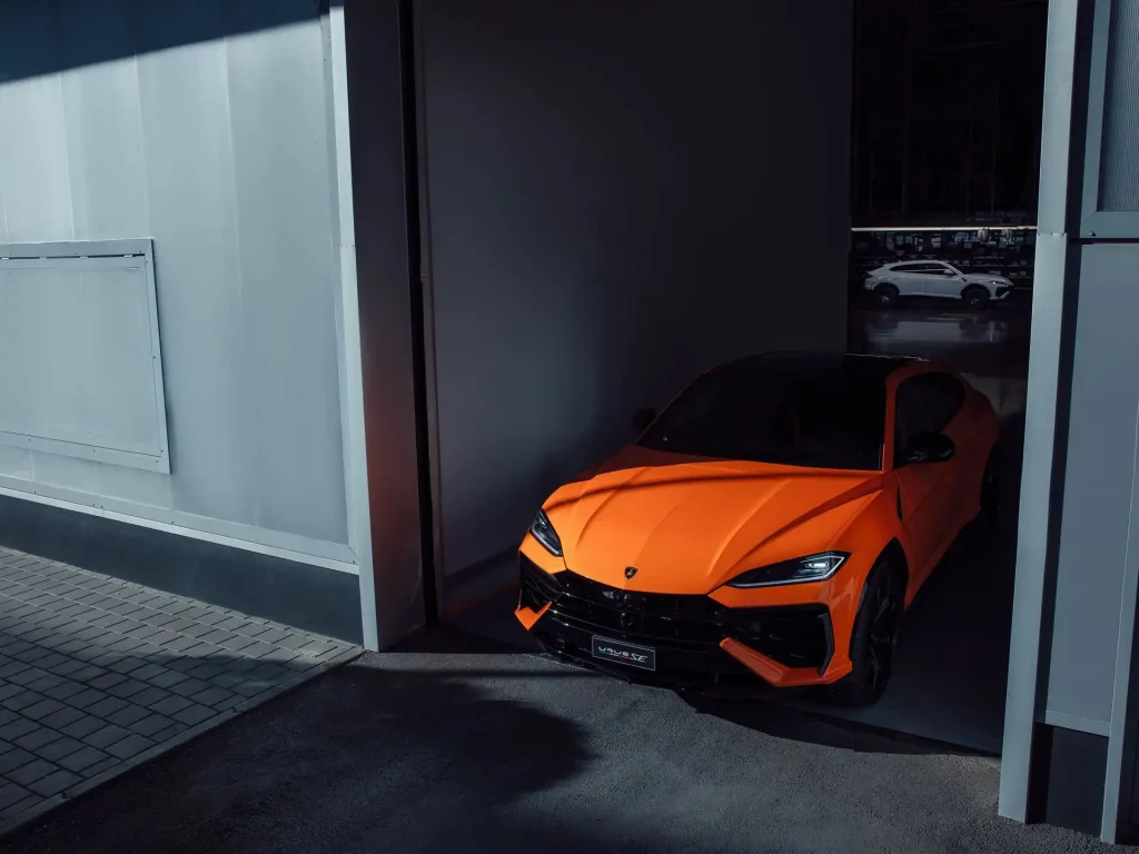 2025-Lamborghini-Urus-18