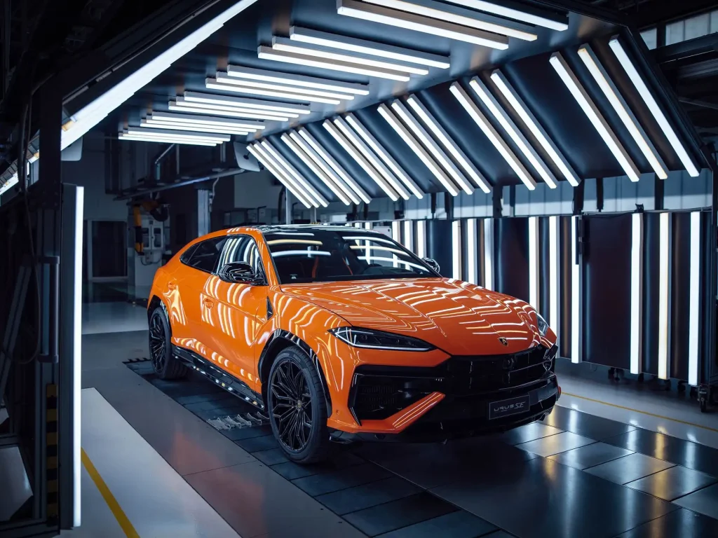 2025-Lamborghini-Urus-20
