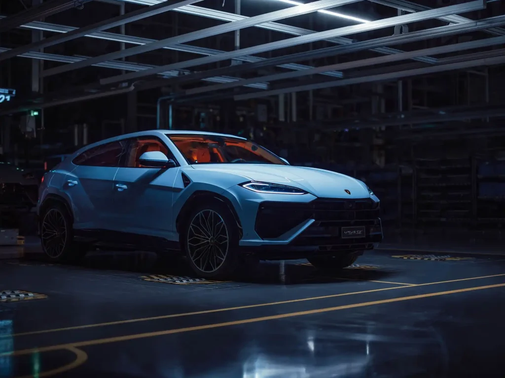 2025-Lamborghini-Urus-25