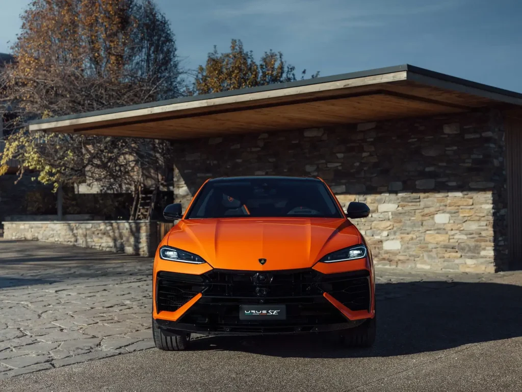 2025-Lamborghini-Urus-29