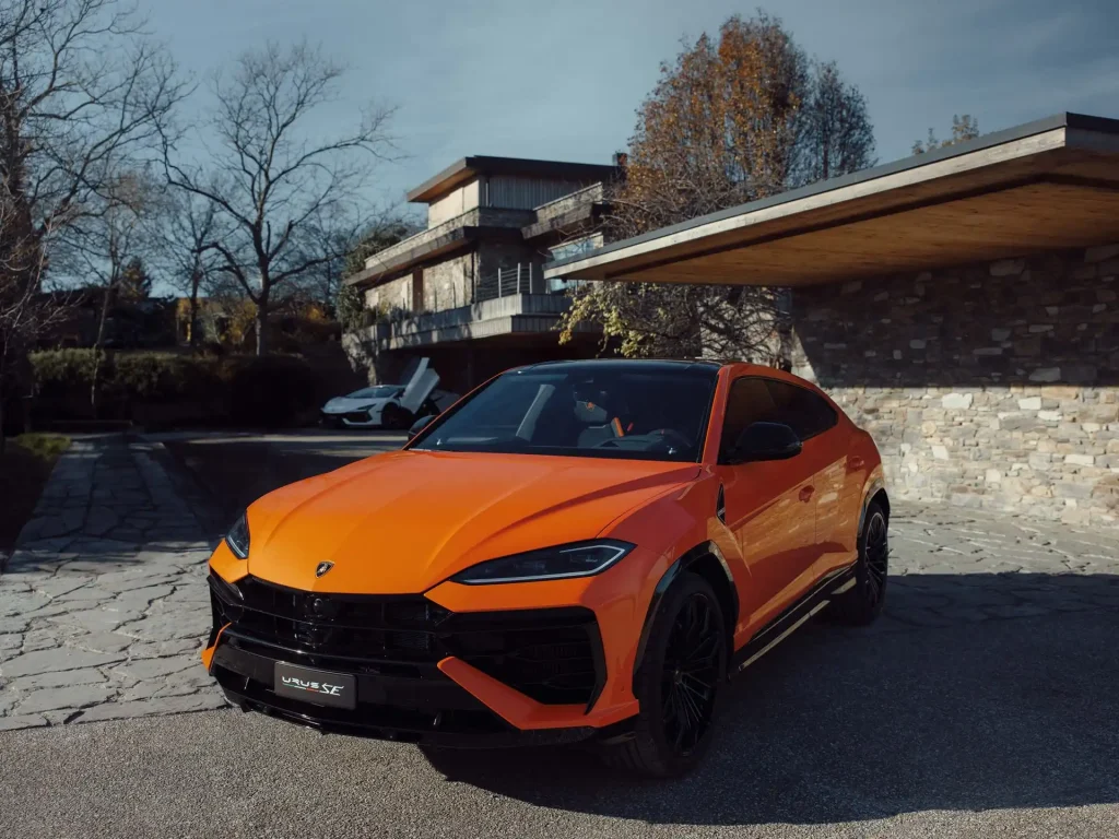 2025-Lamborghini-Urus-30