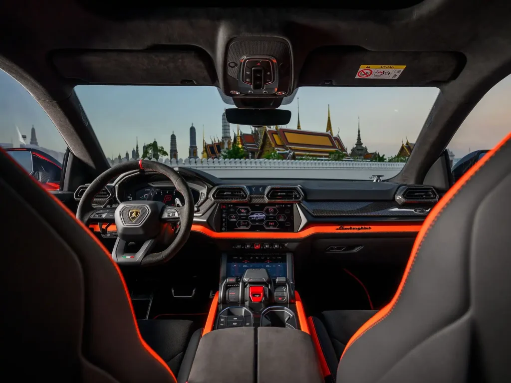 2025-Lamborghini-Urus-58