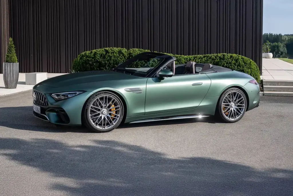 2025-Mercedes-AMG-SL-Class-30