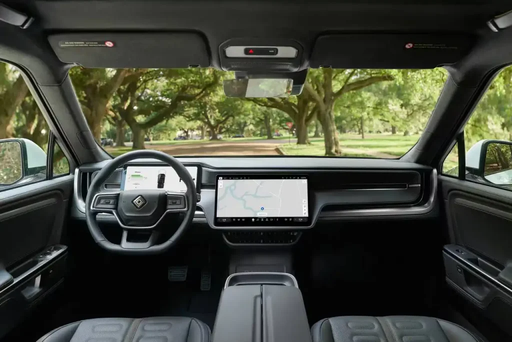 2025-Rivian-R1S-52