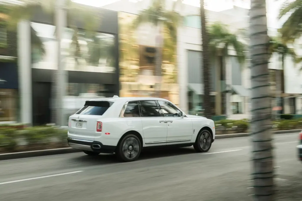 2025-Rolls-Royce-Cullinan-14