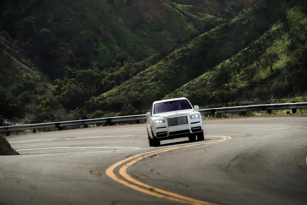 2025-Rolls-Royce-Cullinan-15