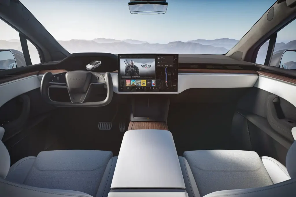 2025-Tesla-Model-X-36