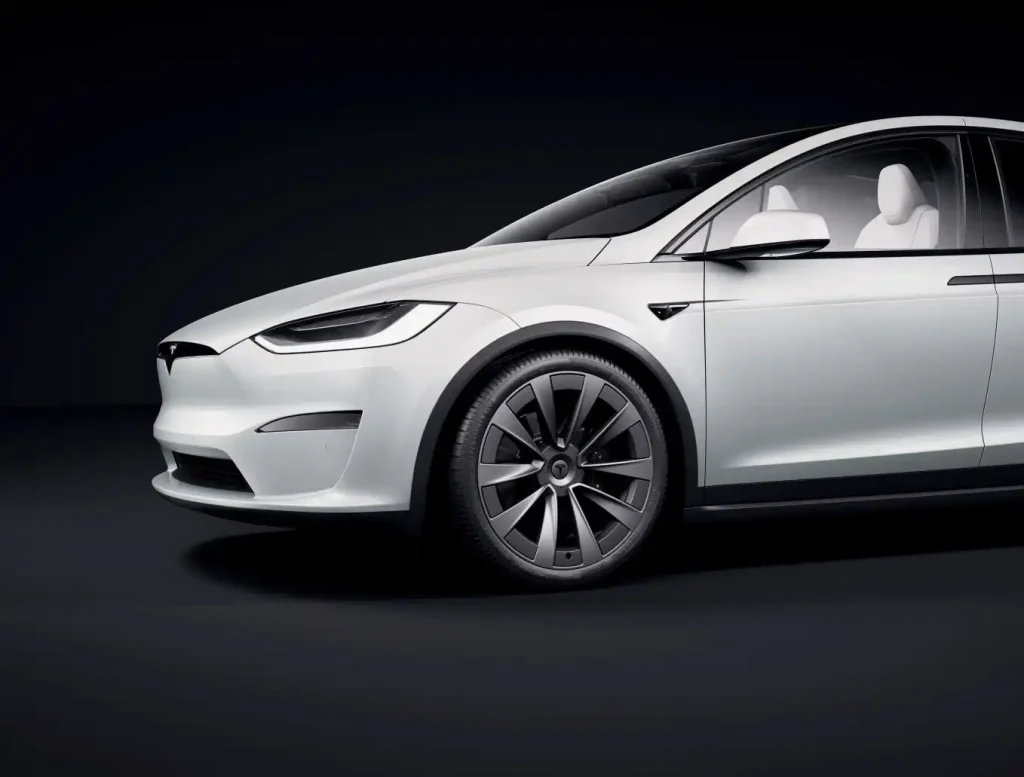 2025-Tesla-Model-X-57