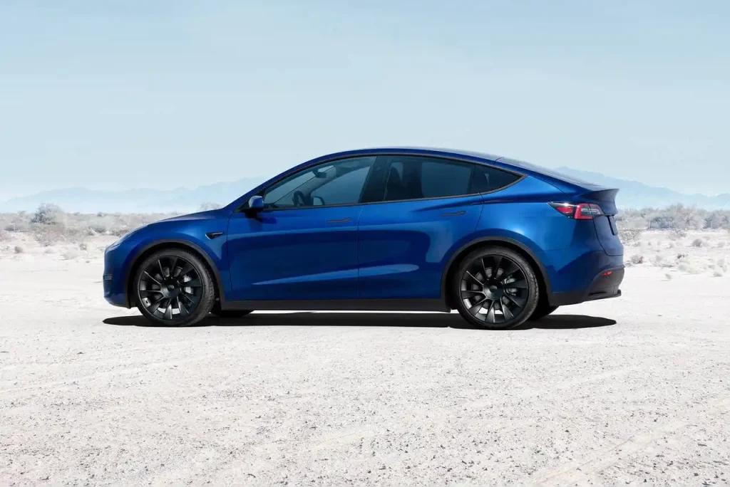 2025-Tesla-Model-Y-14