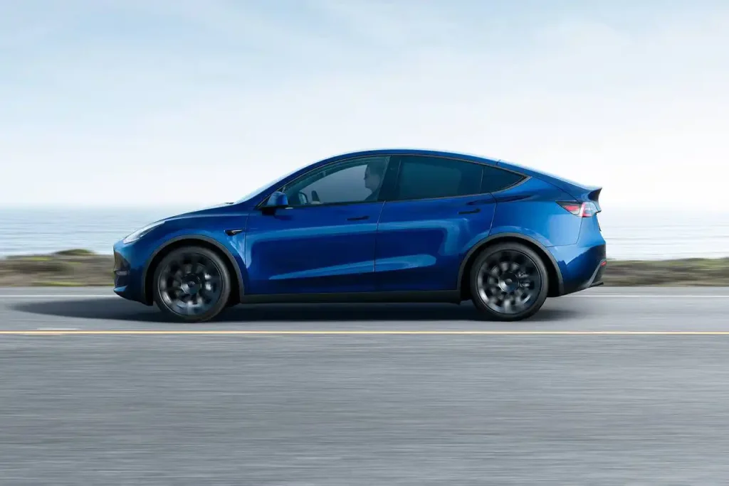 2025-Tesla-Model-Y-22