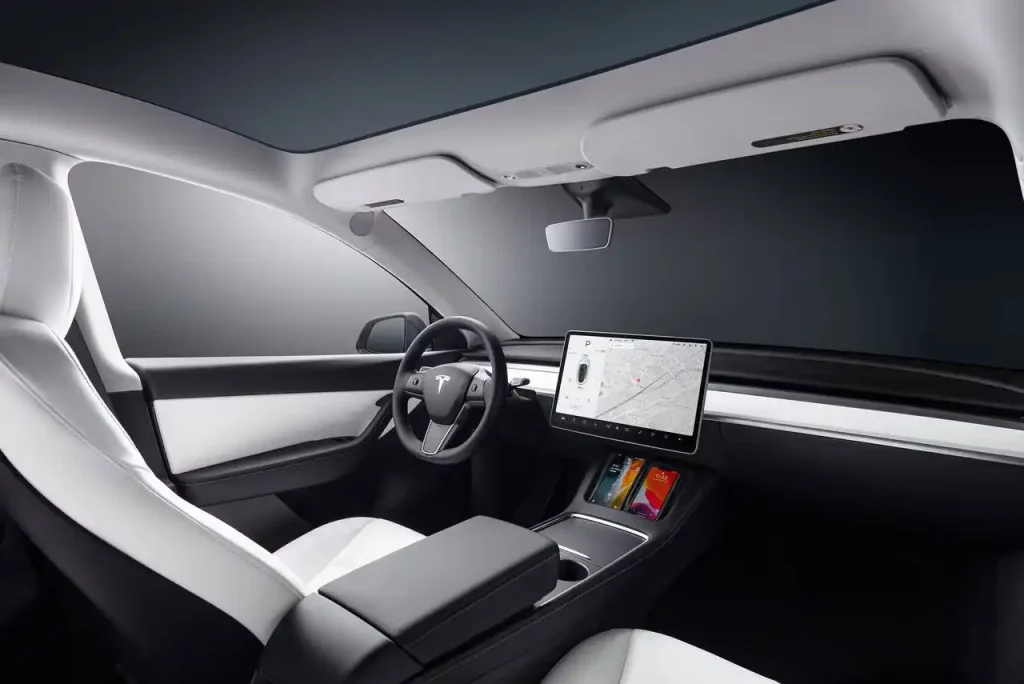2025-Tesla-Model-Y-40