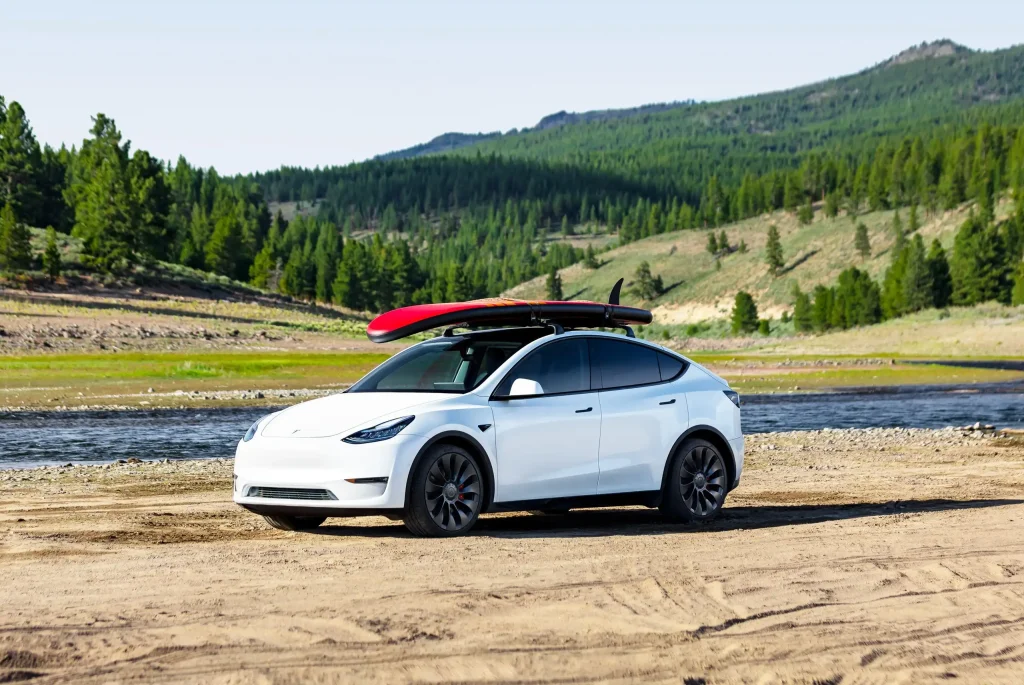 2025-Tesla-Model-Y-8