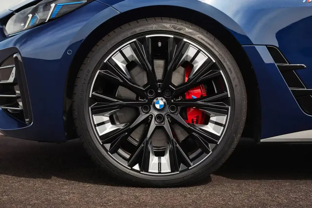 2026-BMW-4-Series-Gran-Coupe-38