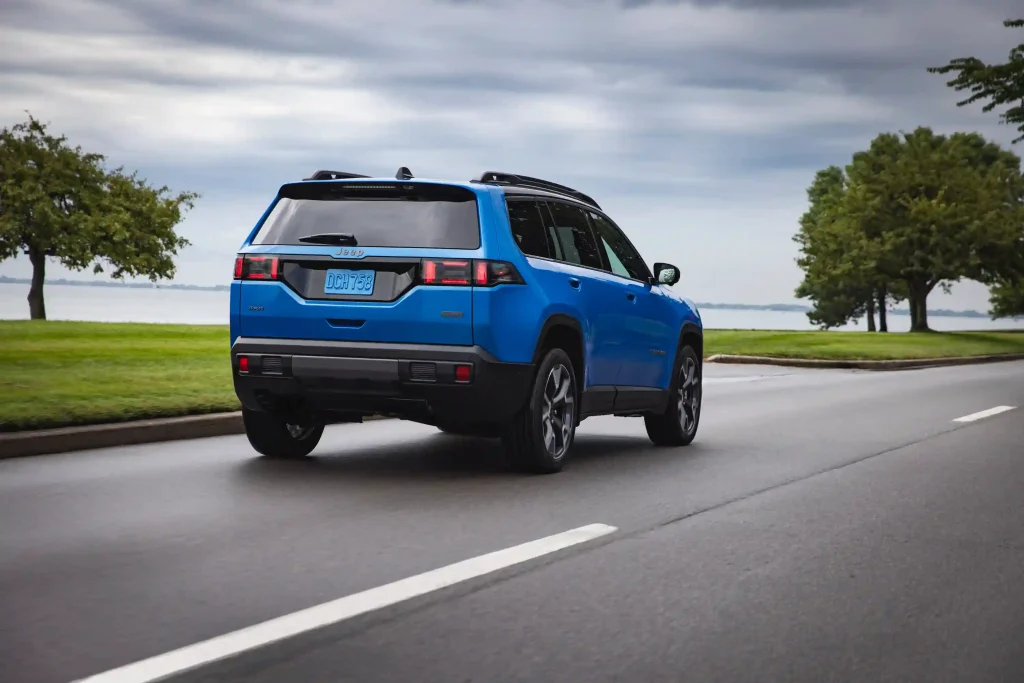 2026-Jeep-Cherokee-14