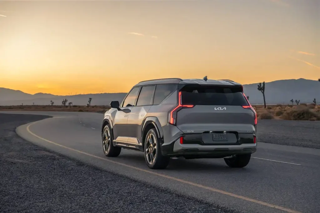 2026-Kia-EV9-8