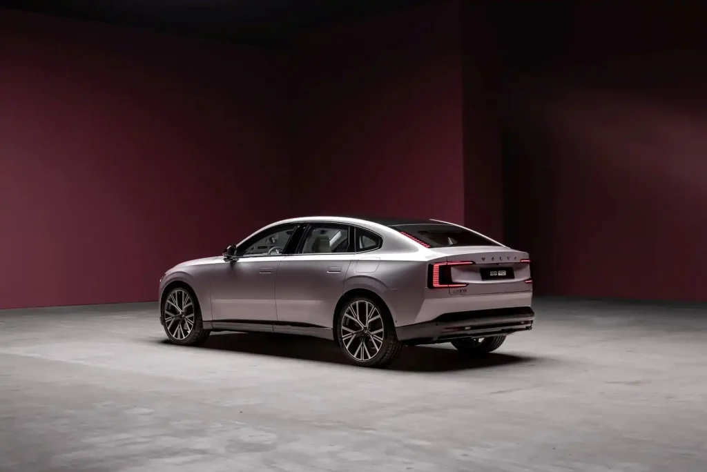 2026-Volvo-ES90-3