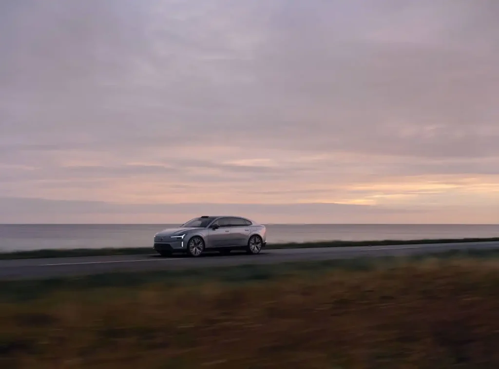 2026-Volvo-ES90-81
