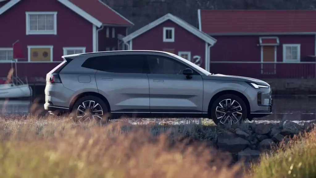 2026-Volvo-XC70-15