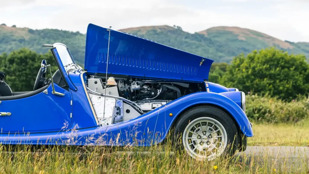 BMW-and-morgan-Plus-Four-2