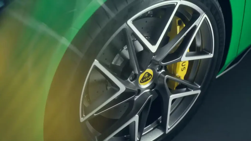 Lotus-Emira-4