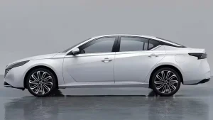 Nissan-Altima-1