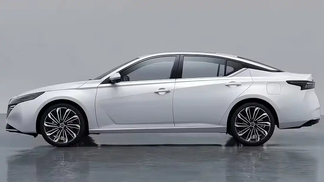 Nissan-Altima-1