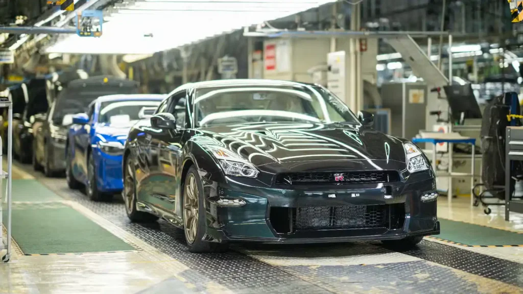 Nissan-GT-R-2
