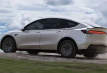 Elon-Musk-Tesla-Model-Y-100
