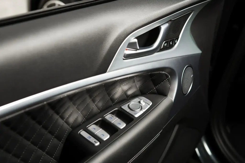 2024-Genesis-G70-22