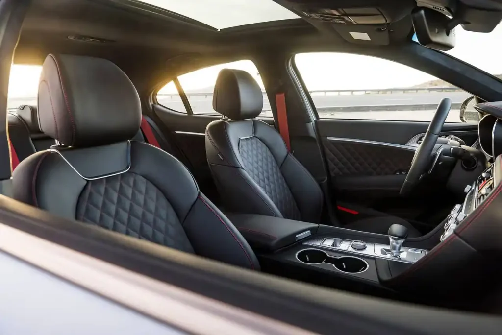 2024-Genesis-G70-28