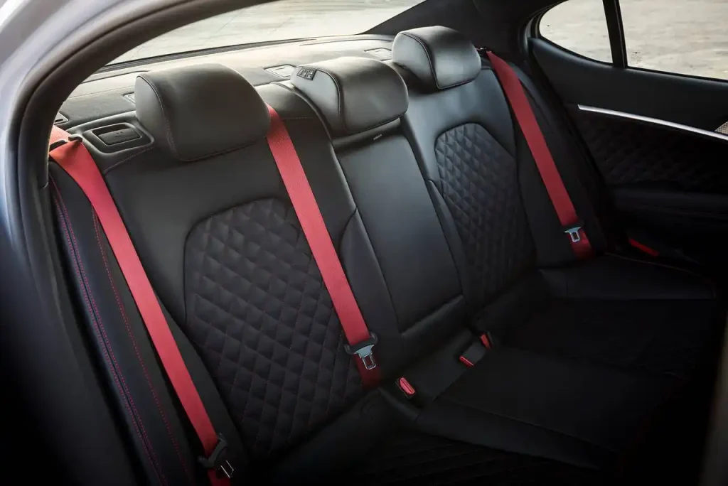 2024-Genesis-G70-30