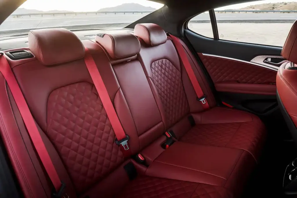 2024-Genesis-G70-31