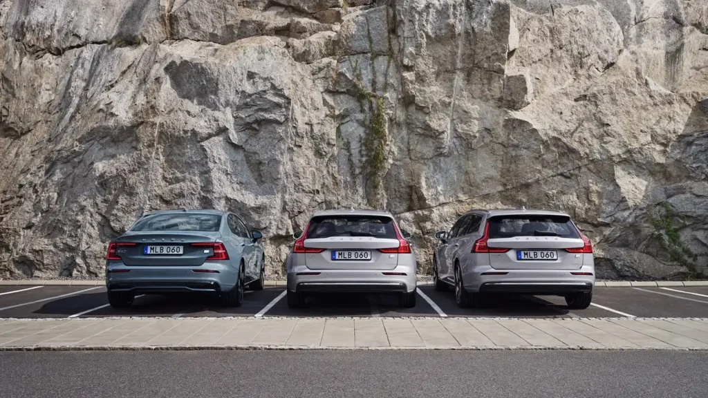 2024-Volvo-S60-10