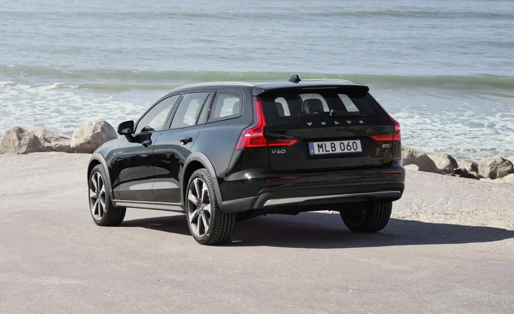 2024-Volvo-S60-22