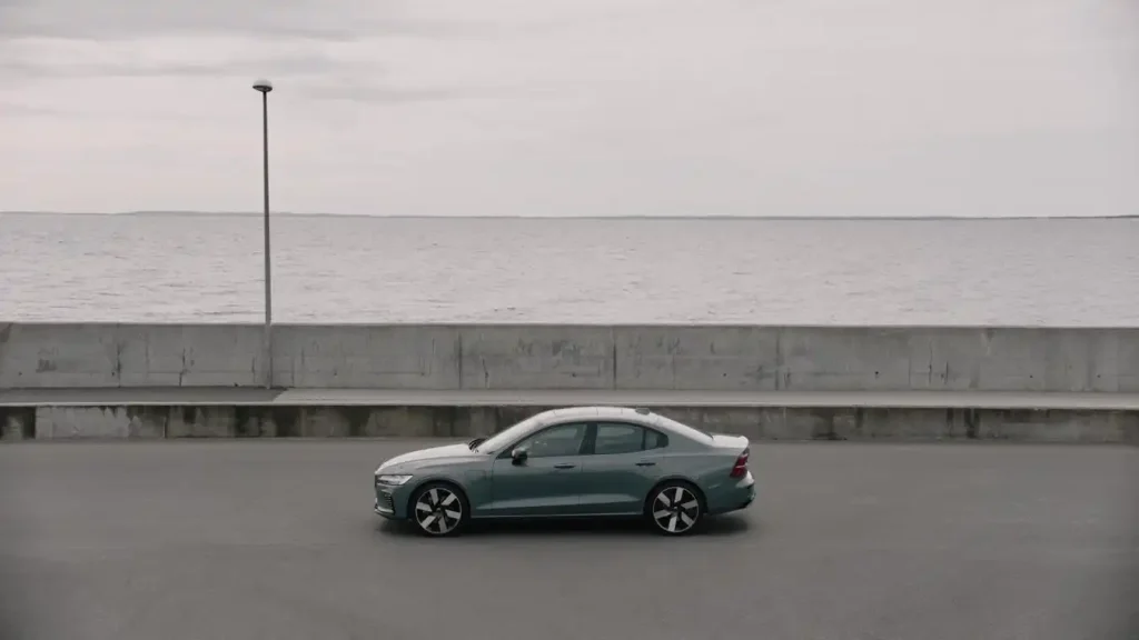 2024-Volvo-S60-4
