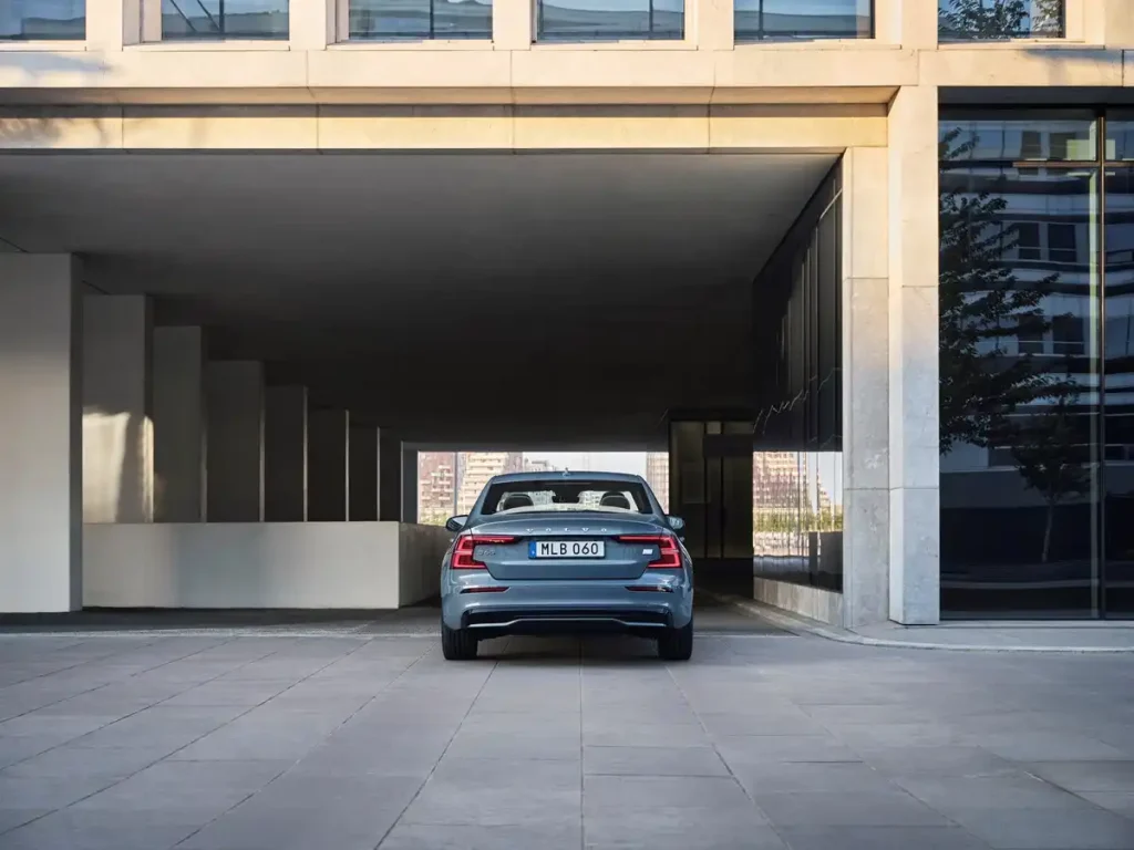 2024-Volvo-S60-5