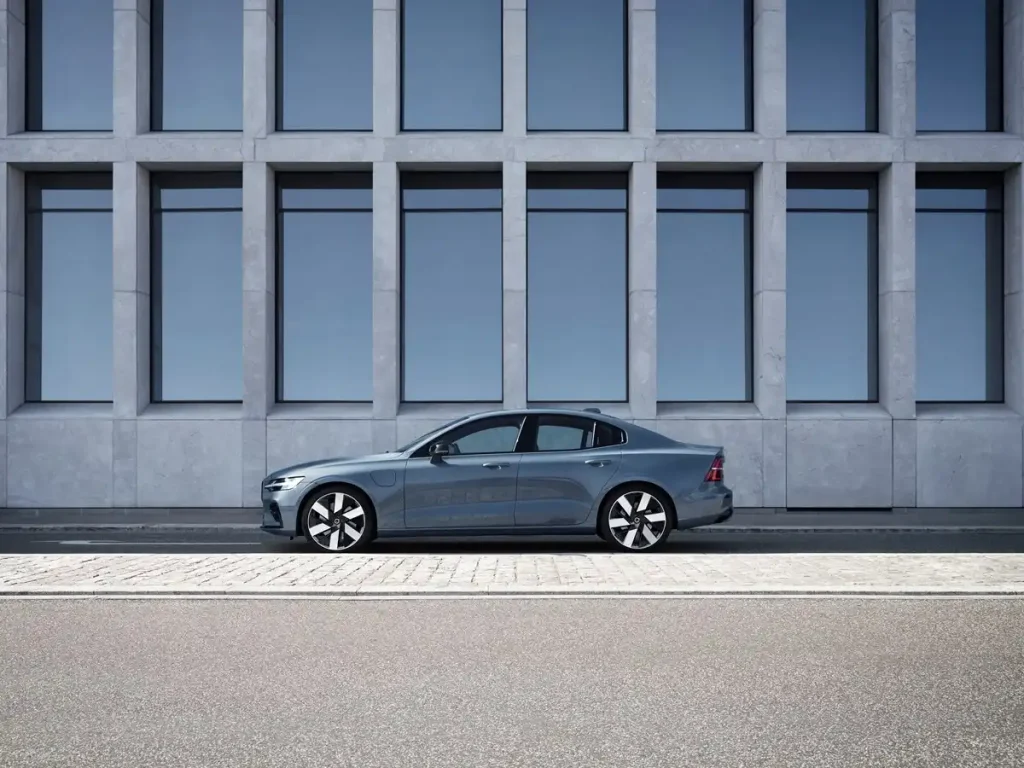 2024-Volvo-S60-7
