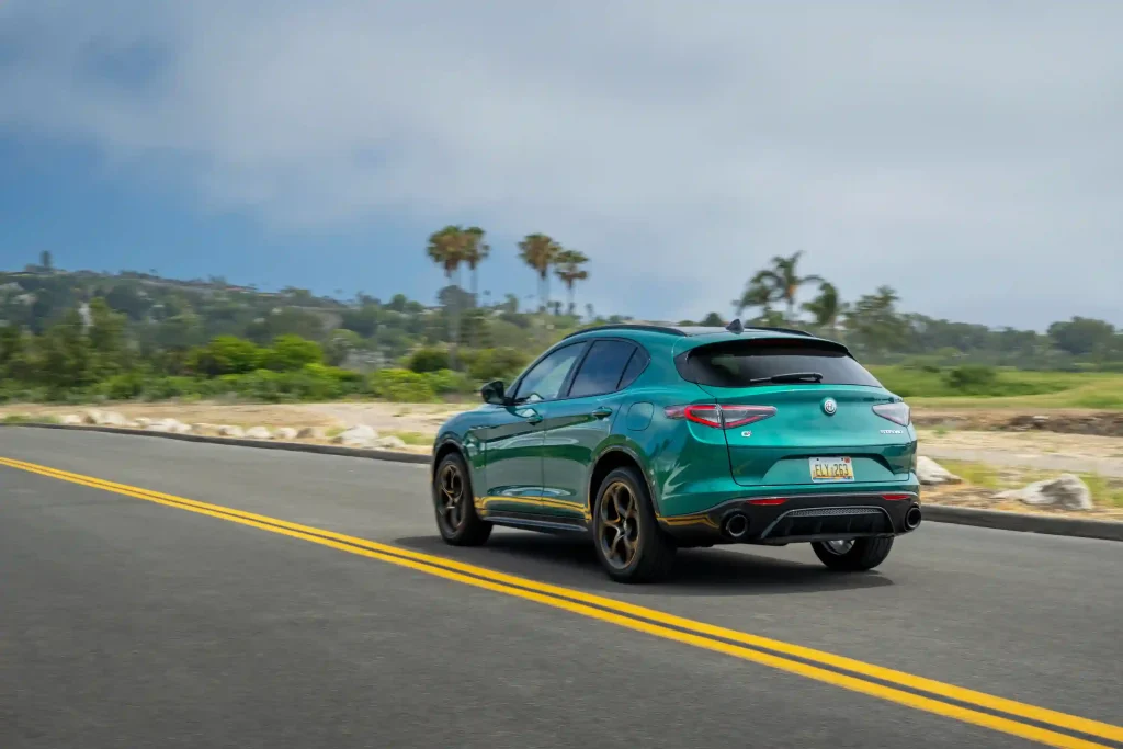2025-Alfa-Romeo-Stelvio-29